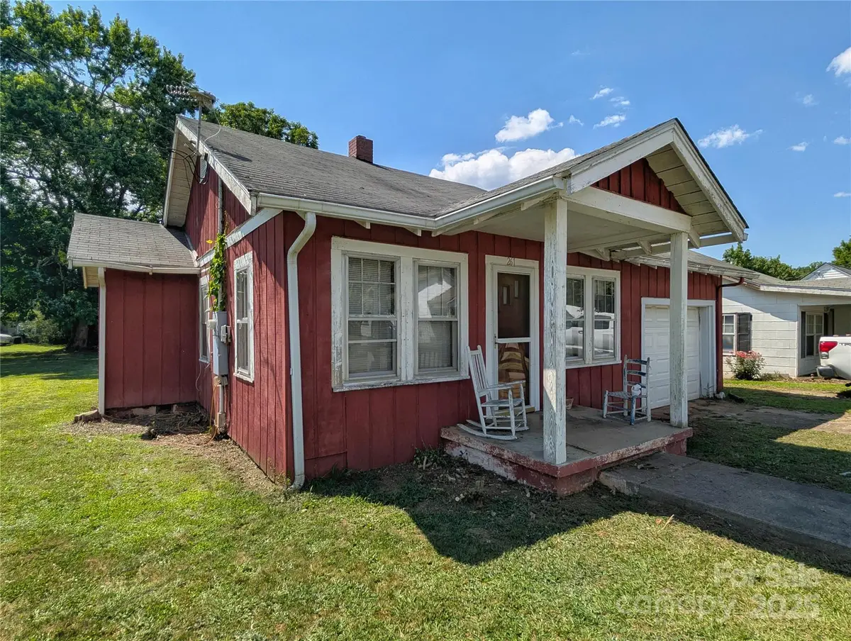 261 Westwood Circle, Waynesville, NC 28786 - Image #1