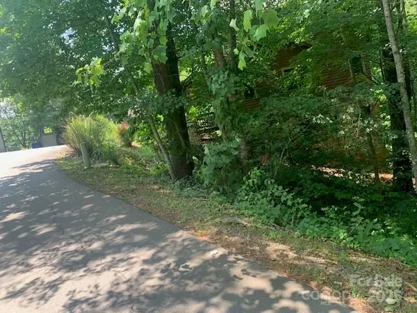 125 Browning Road, Black Mountain, NC 28711