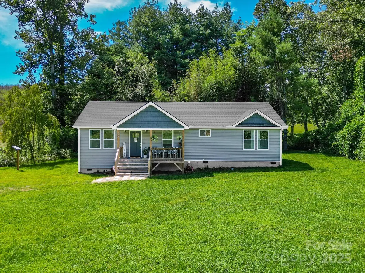 458 Summer Road, Hendersonville, NC 28792 - Image #1