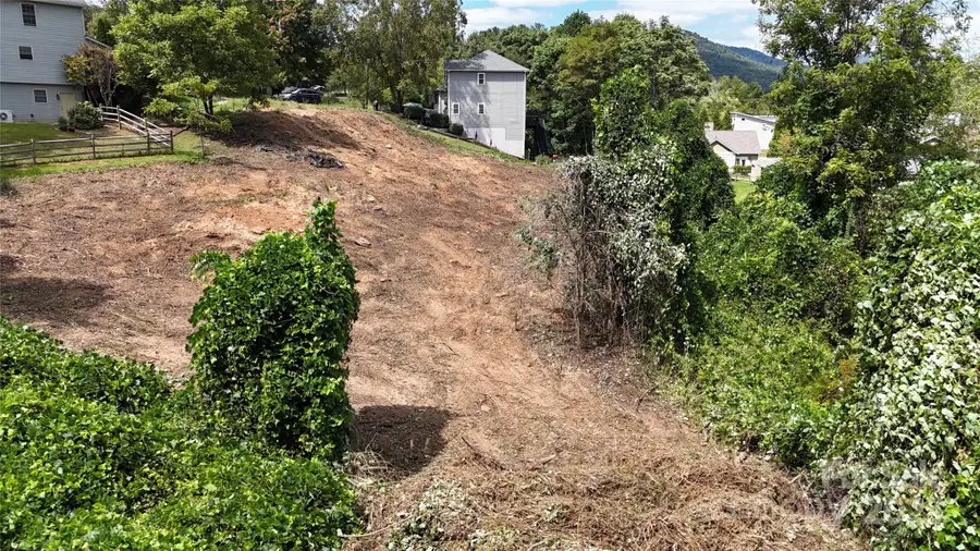 18 Village East Court, Asheville, NC 28805 - Image #2