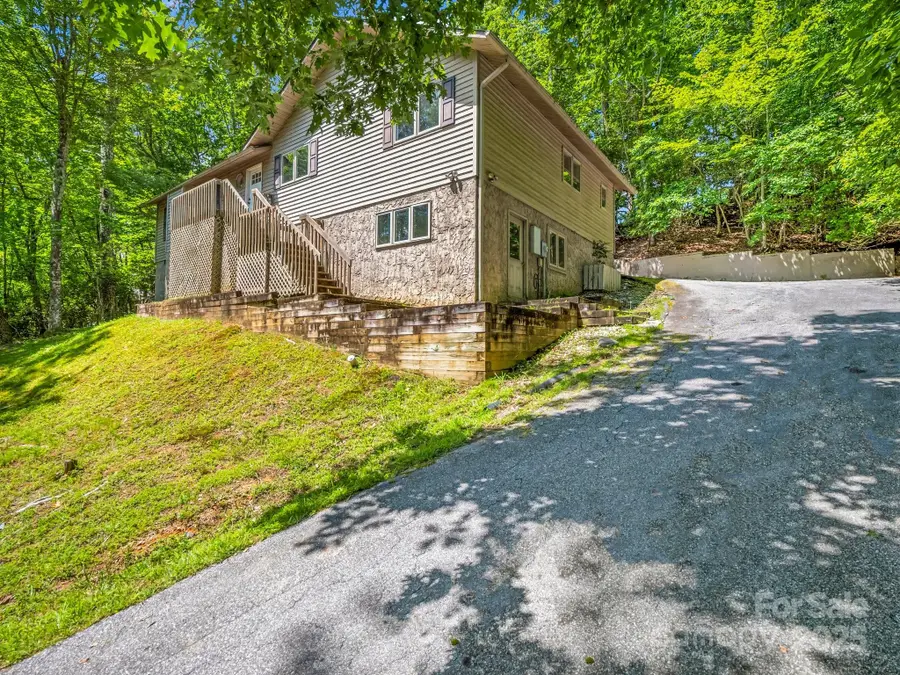 436 Utsonati Lane, Brevard, NC 28712 - Image #2