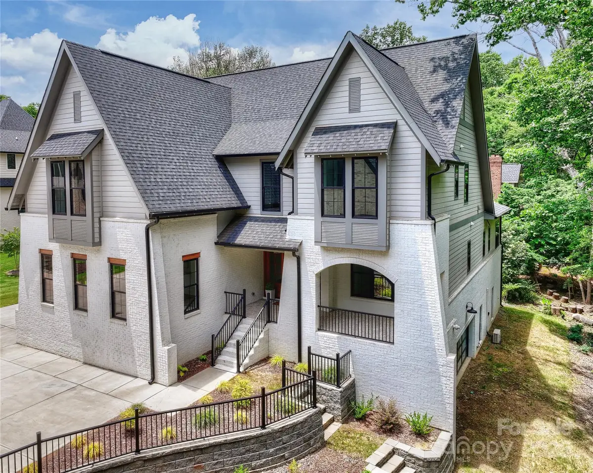 7011 Chateau Bordeaux Lane, Charlotte, NC 28270 - Image #1