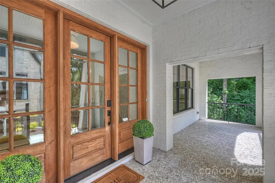 7011 Chateau Bordeaux Lane, Charlotte, NC 28270 - Image #2