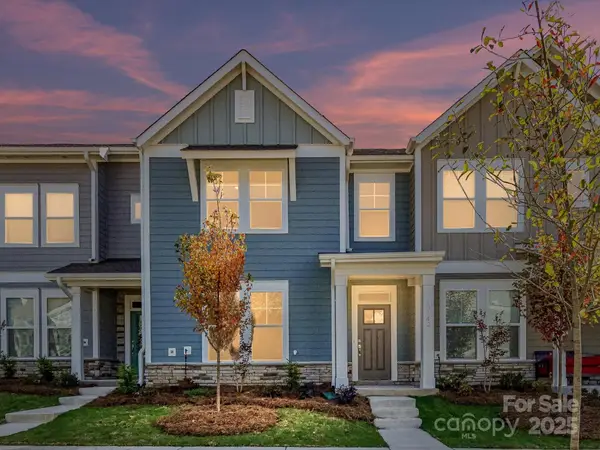 10142 Mamillion Drive, Huntersville, NC 28078