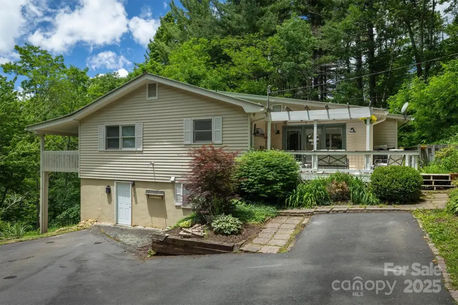 665 Will Robbins Lane, Newland, NC 28657 - Image #2