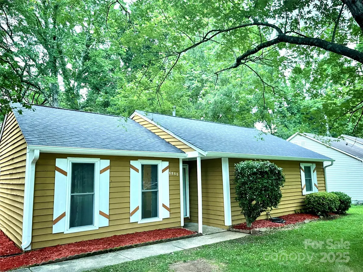 6832 Delta Lake Drive, Charlotte, NC 28215 - Image #1