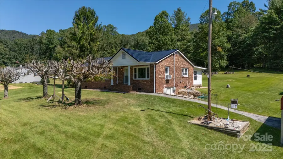 1424 Bear Creek Road, Bakersville, NC 28705 - Image #2