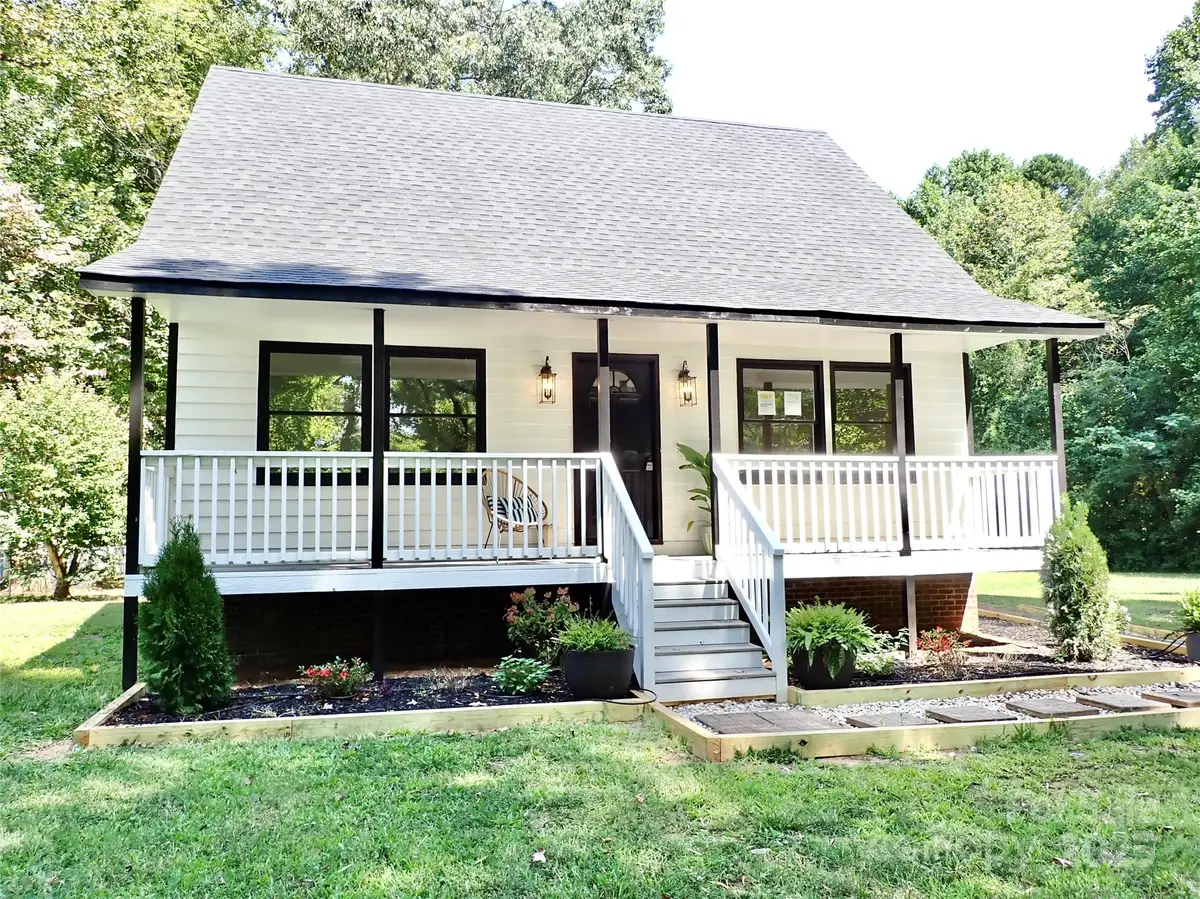 3921 Lake Road, Charlotte, NC 28269 - Image #1