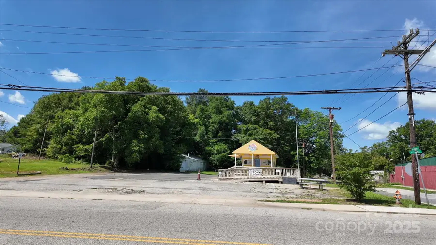 200 Dearborn Street, Great Falls, SC 29055 - Image #2