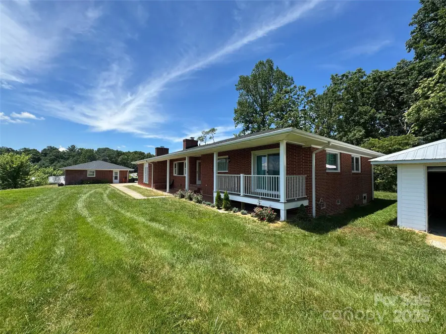 598 Miles View Drive, Mills River, NC 28759 - Image #2