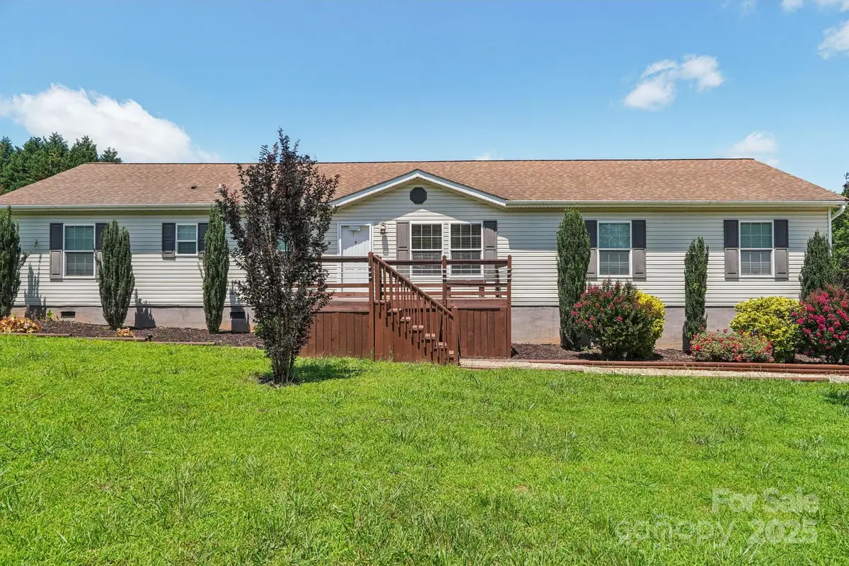 1069 Heather Glen Drive, Catawba, NC 28609 - Image #1