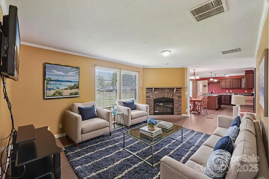 1069 Heather Glen Drive, Catawba, NC 28609 - Image #3