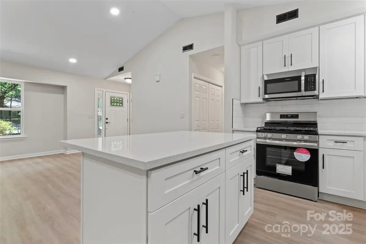 5534 Great Wagon Road, Charlotte, NC 28215 - Image #1