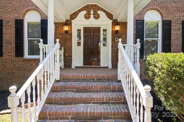 1134 Willow Oaks Trail, Matthews, NC 28104