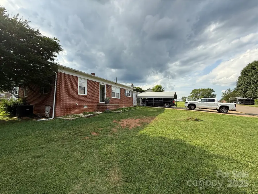 5367 Meadowlane Drive, Granite Falls, NC 28630 - Image #2