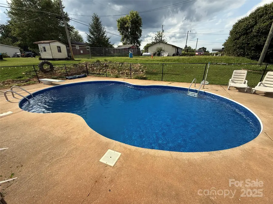 5367 Meadowlane Drive, Granite Falls, NC 28630 - Image #3