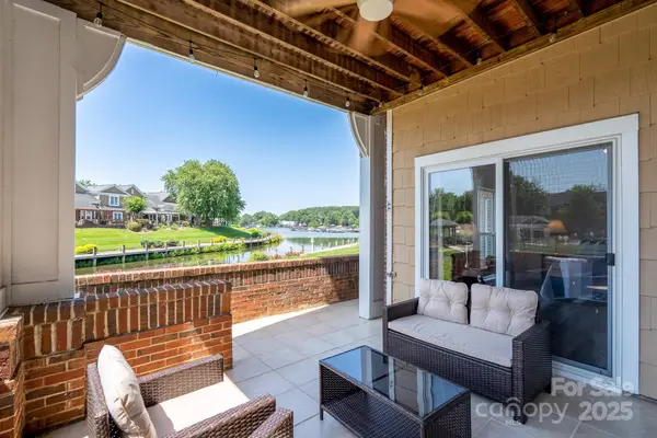 18511 Harborside Drive, Cornelius, NC 28031