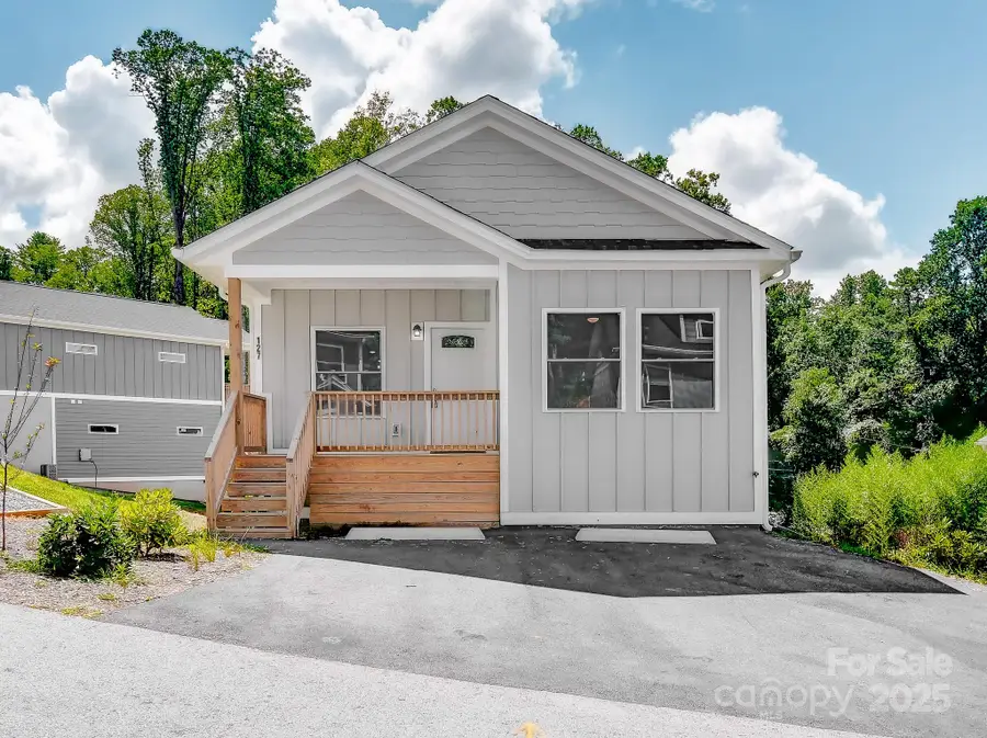 127 Northbend Drive, Asheville, NC 28804 - Image #2
