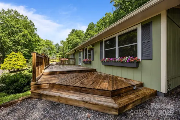 64 Christopher Lane, Sylva, NC 28779