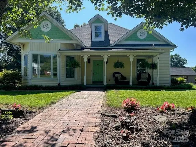 743 S College Avenue, Newton, NC 28658 - Image #1