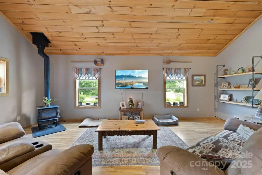 442 Blantyre Church Road, Horse Shoe, NC 28742 - Image #3