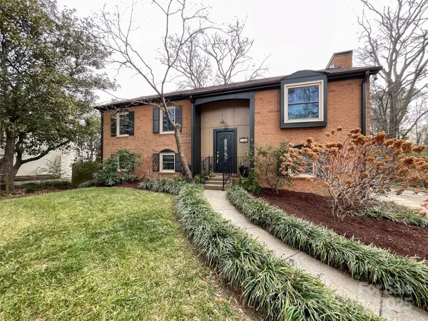 7109 Edgefield Court, Matthews, NC 28104