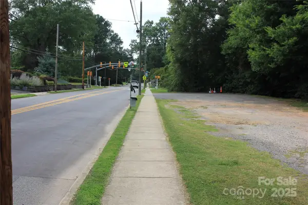 571 Union Street S, Concord, NC 28025