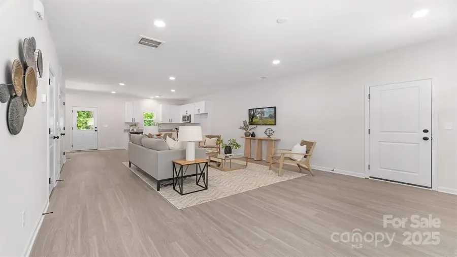 907 W Georgia Avenue, Bessemer City, NC 28016 - Image #3