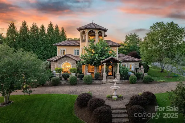 806 37th Avenue Nw, Hickory, NC 28601