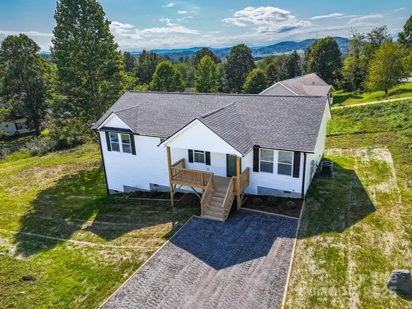 271 Freeman Place Trail, Hendersonville, NC 28792