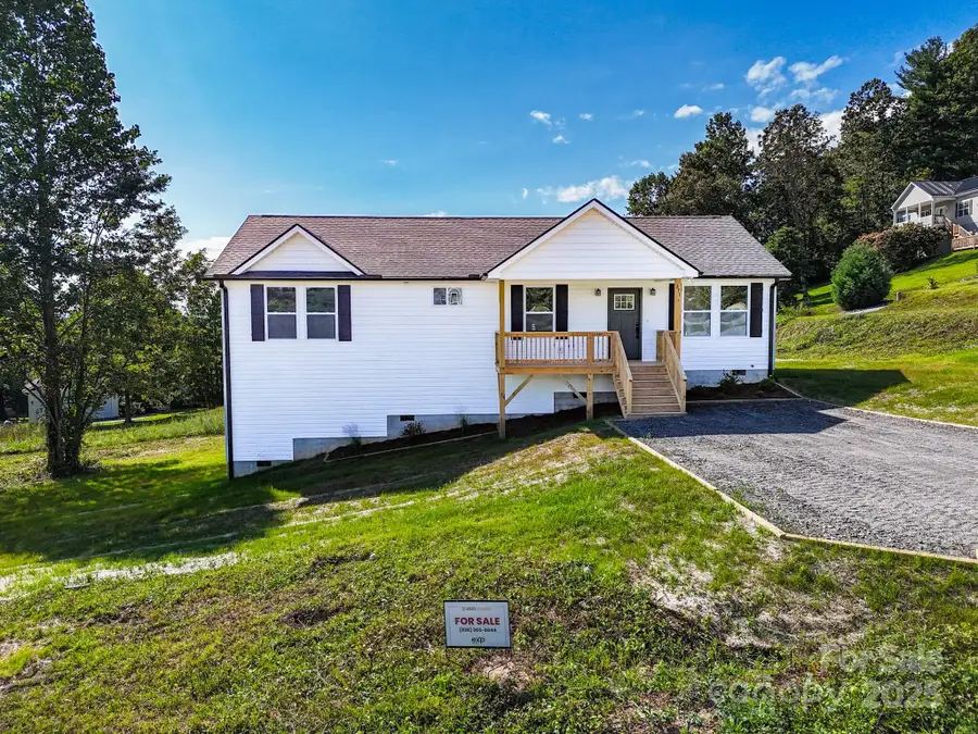 271 Freeman Place Trail, Hendersonville, NC 28792 - Image #2