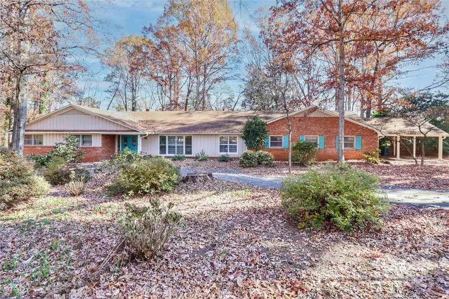 251 Gleneagles Road E, Statesville, NC 28625 - Image #2