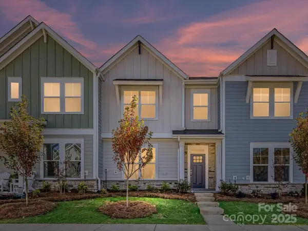 10202 Mamillion Drive, Huntersville, NC 28078