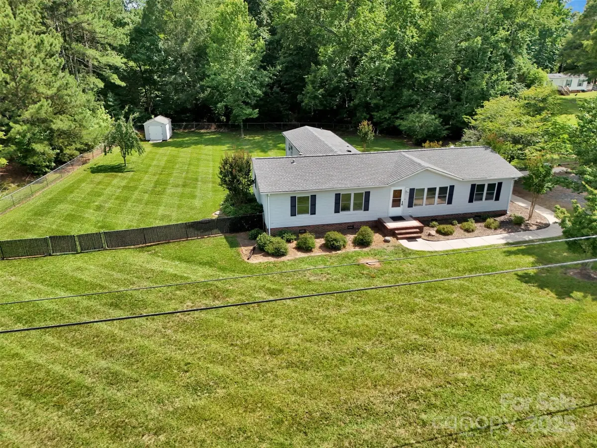 329 W Red Cross Road, Oakboro, NC 28129 - Image #1