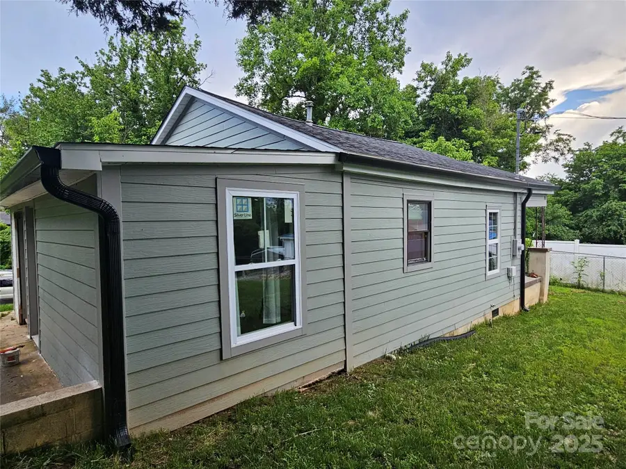 533-B Hill Street Nw, Lenoir, NC 28645 - Image #3