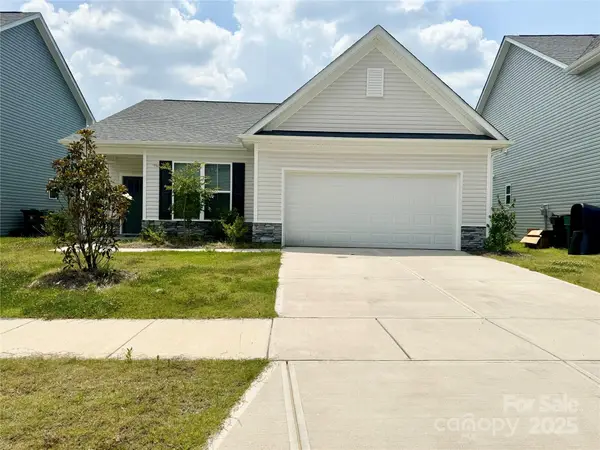 211 Surrey Oak Lane, Charlotte, NC 28216