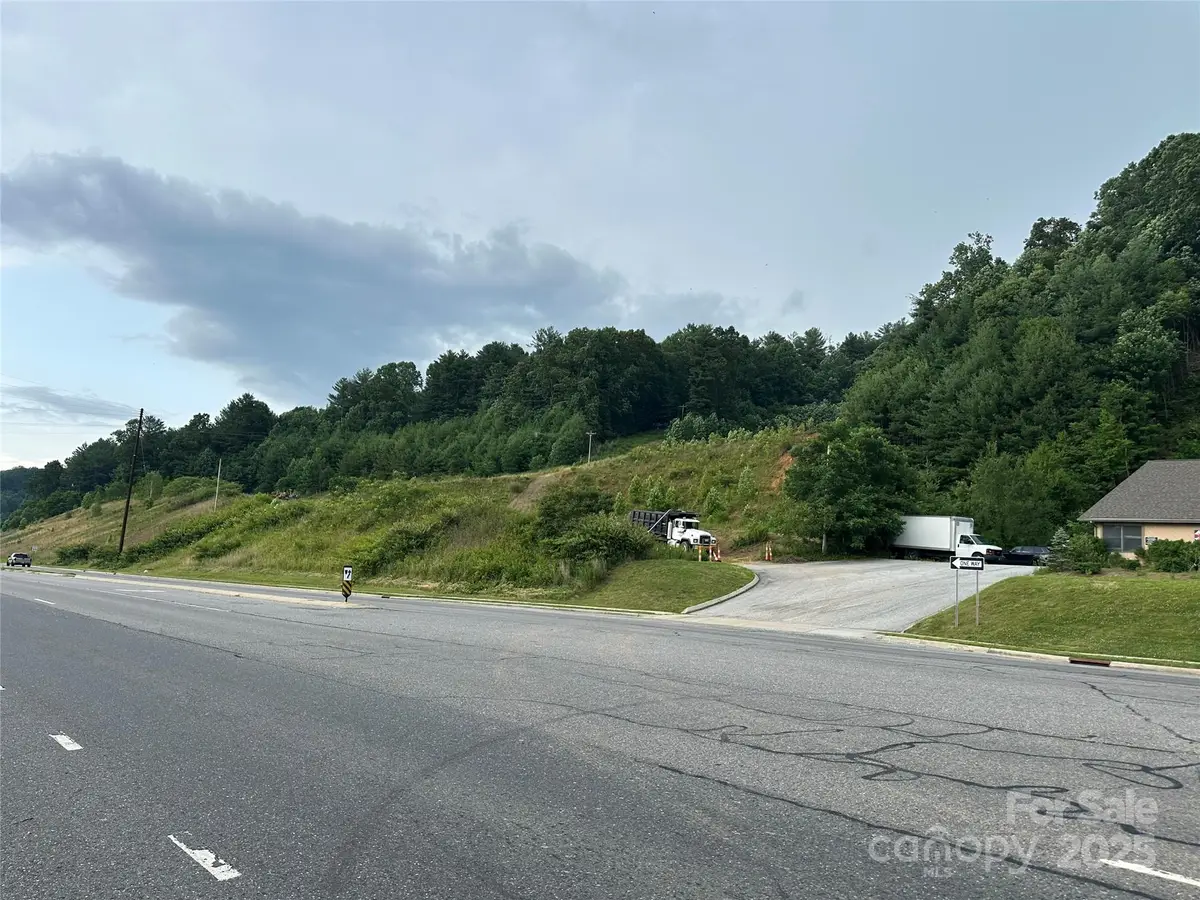 32 Hwy 19e Highway, Burnsville, NC 28714 - Image #1