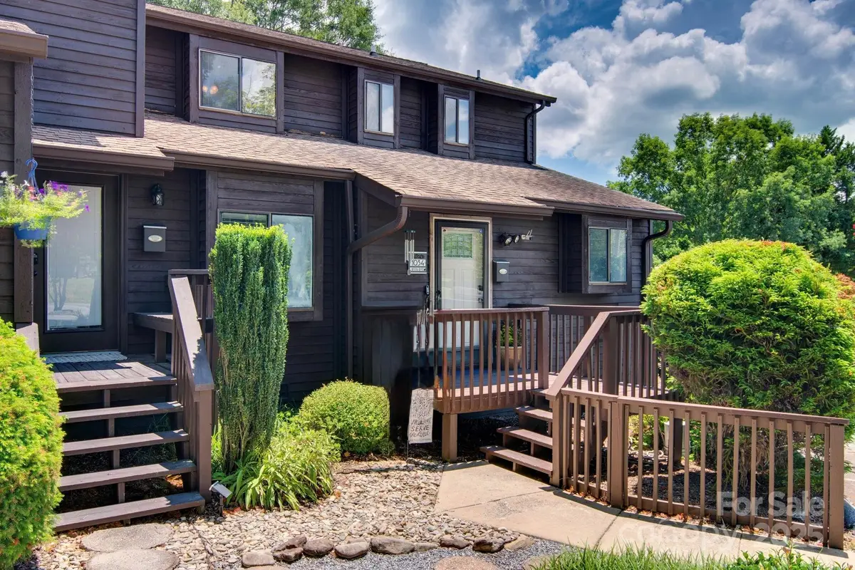 1034 N Center Street, Hickory, NC 28601 - #1