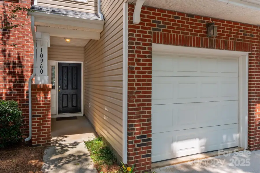 10960 Princeton Village Drive, Charlotte, NC 28277 - Image #2
