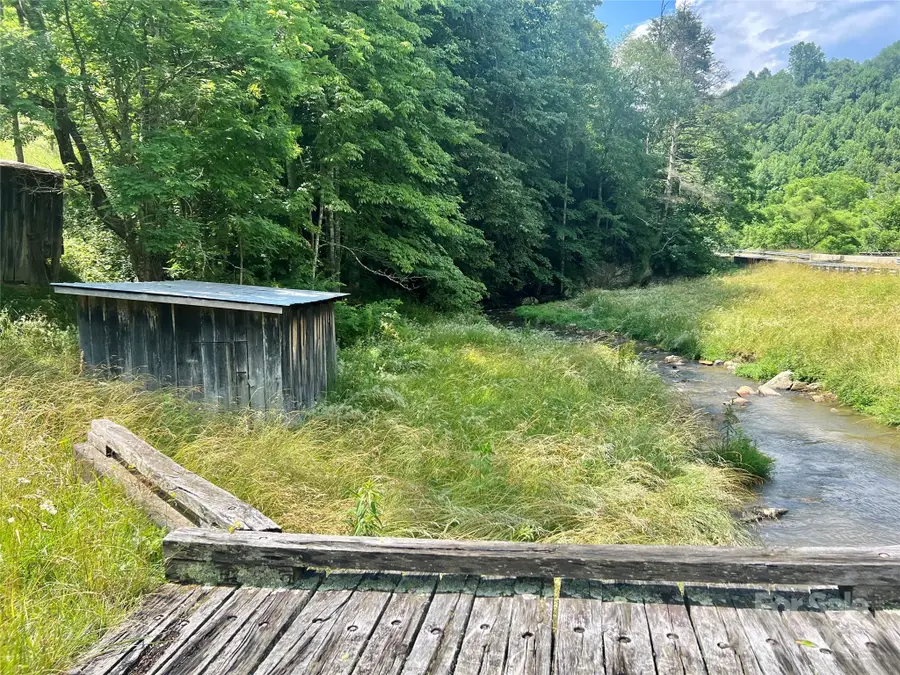 18103 Nc Hwy 194 Highway, Lansing, NC 28643 - Image #2