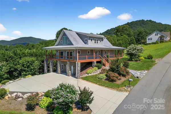 4 Stars Forever Drive, Black Mountain, NC 28711