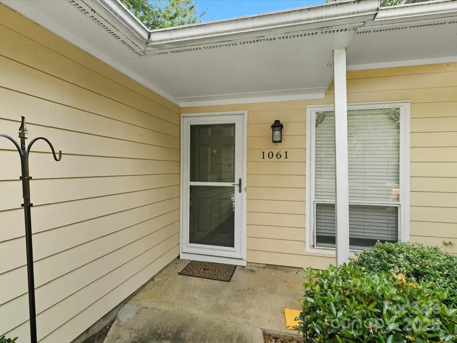 1061 Sardis Cove Drive, Charlotte, NC 28270 - Image #2