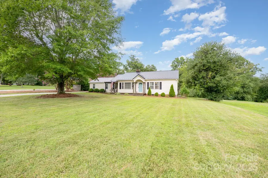 951 Helmstetler Road, Lexington, NC 27295 - Image #3