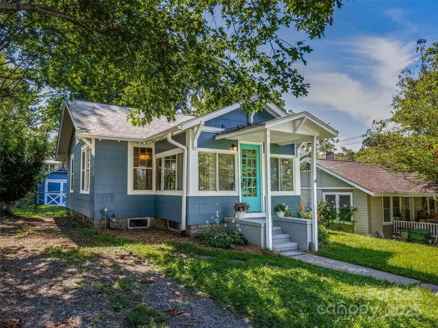 11 Craig Circle, Asheville, NC 28805 - Image #3