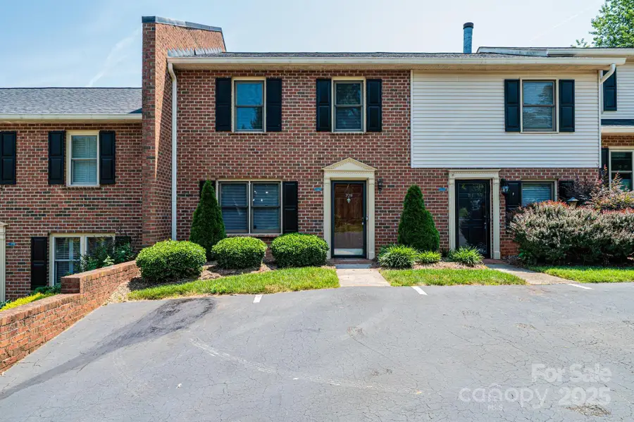 709 21st Avenue Ne, Hickory, NC 28601 - Image #3