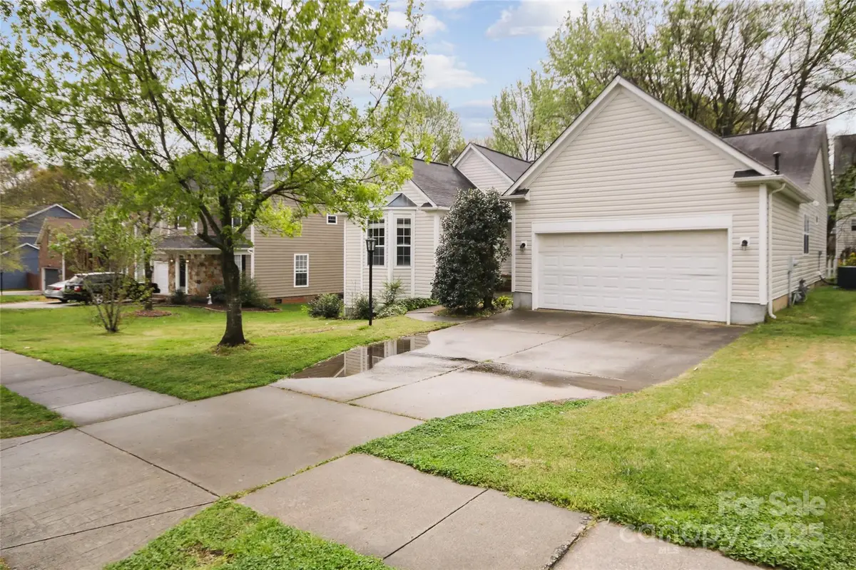 11834 Mourning Dove Lane, Charlotte, NC 28269 - Image #1