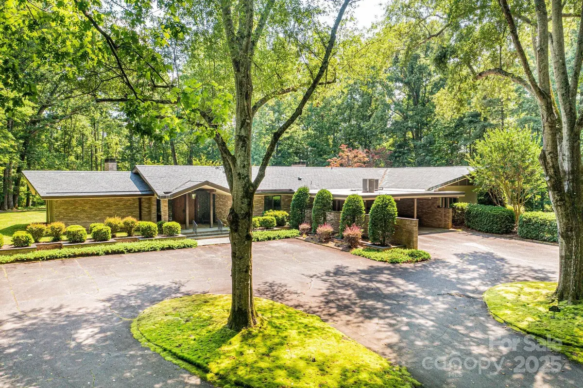 153 Hillhaven Place Se, Lenoir, NC 28645 - Image #1