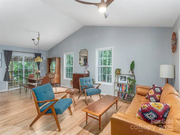 15 Maplewood Drive, Swannanoa, NC 28778