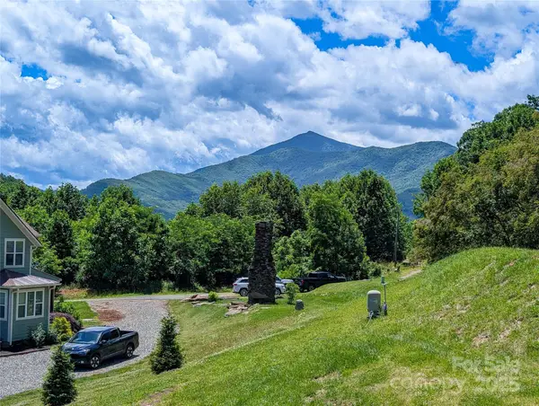 338 Majestic Mountain Drive, Burnsville, NC 28714