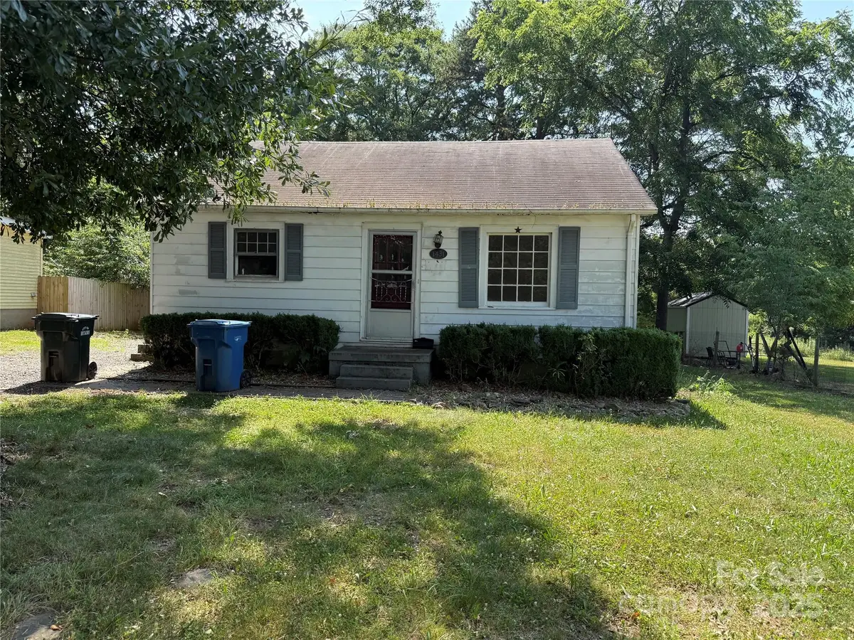 1431 3rd Street Place Ne, Hickory, NC 28601 - Image #1